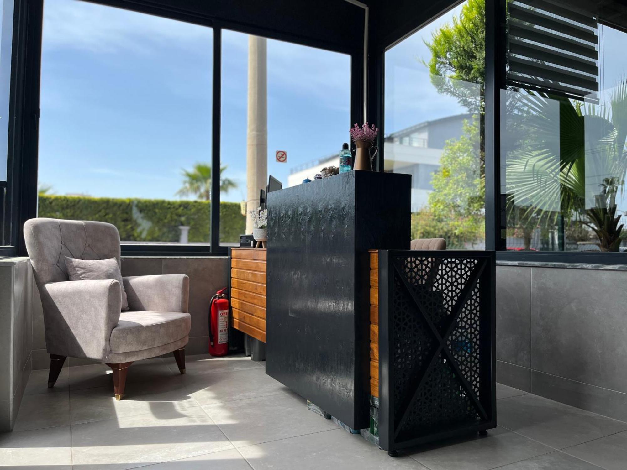 Gardenya Lara Suit Hotel Antalya Exteriör bild